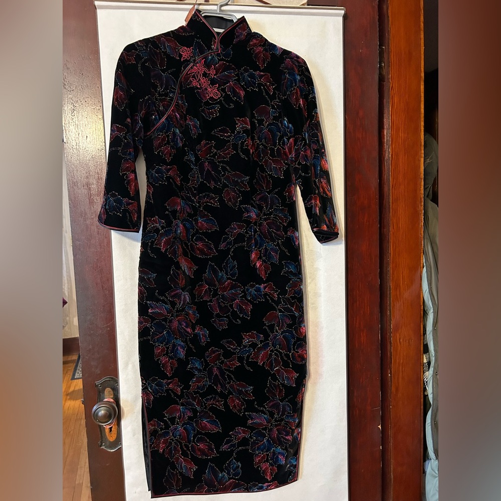 Custom Made Black Floral Burnout Velvet Chinese (QiPao) Dress, Sz Small, lined